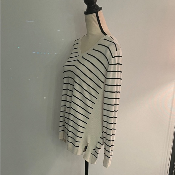 GAP Cream and Black Striped V-Neck Sweater - Picture 3 of 6